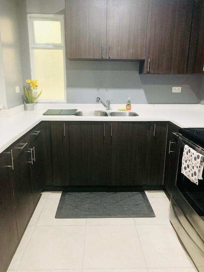 קינגסטון Odyssey On The 5Th - Exquisite Luxury Apt מראה חיצוני תמונה