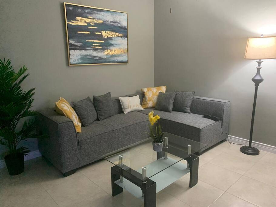 קינגסטון Odyssey On The 5Th - Exquisite Luxury Apt מראה חיצוני תמונה