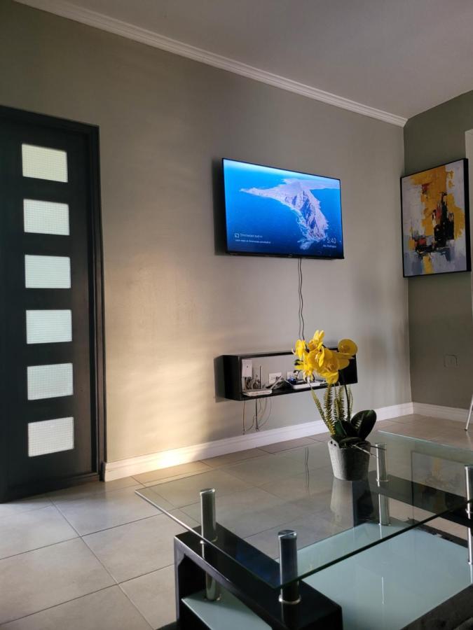 קינגסטון Odyssey On The 5Th - Exquisite Luxury Apt מראה חיצוני תמונה